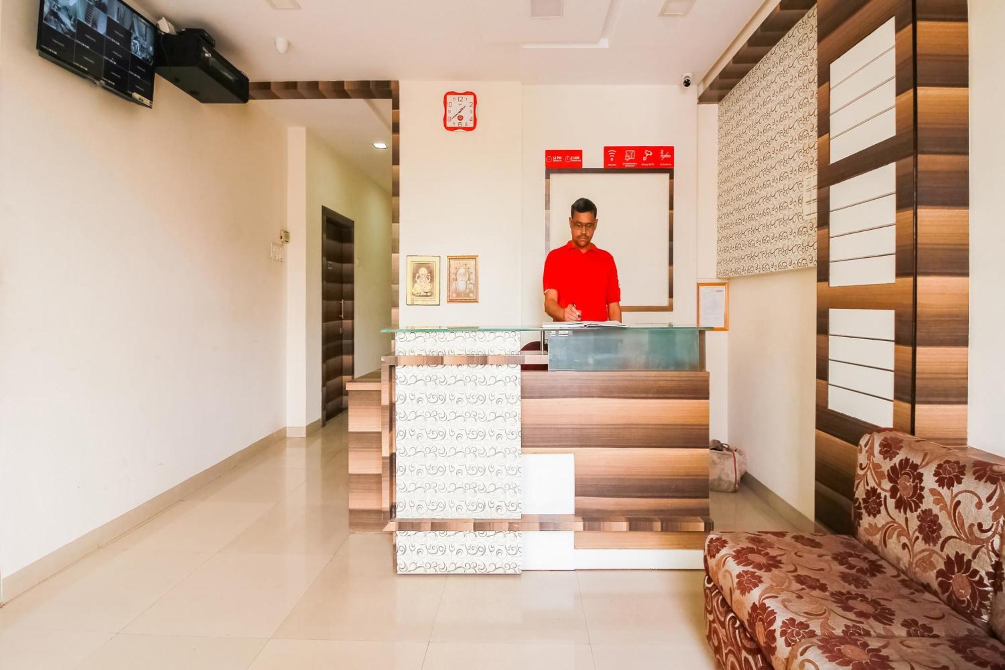 Hotel O Unique Inn Dhule Buitenkant foto